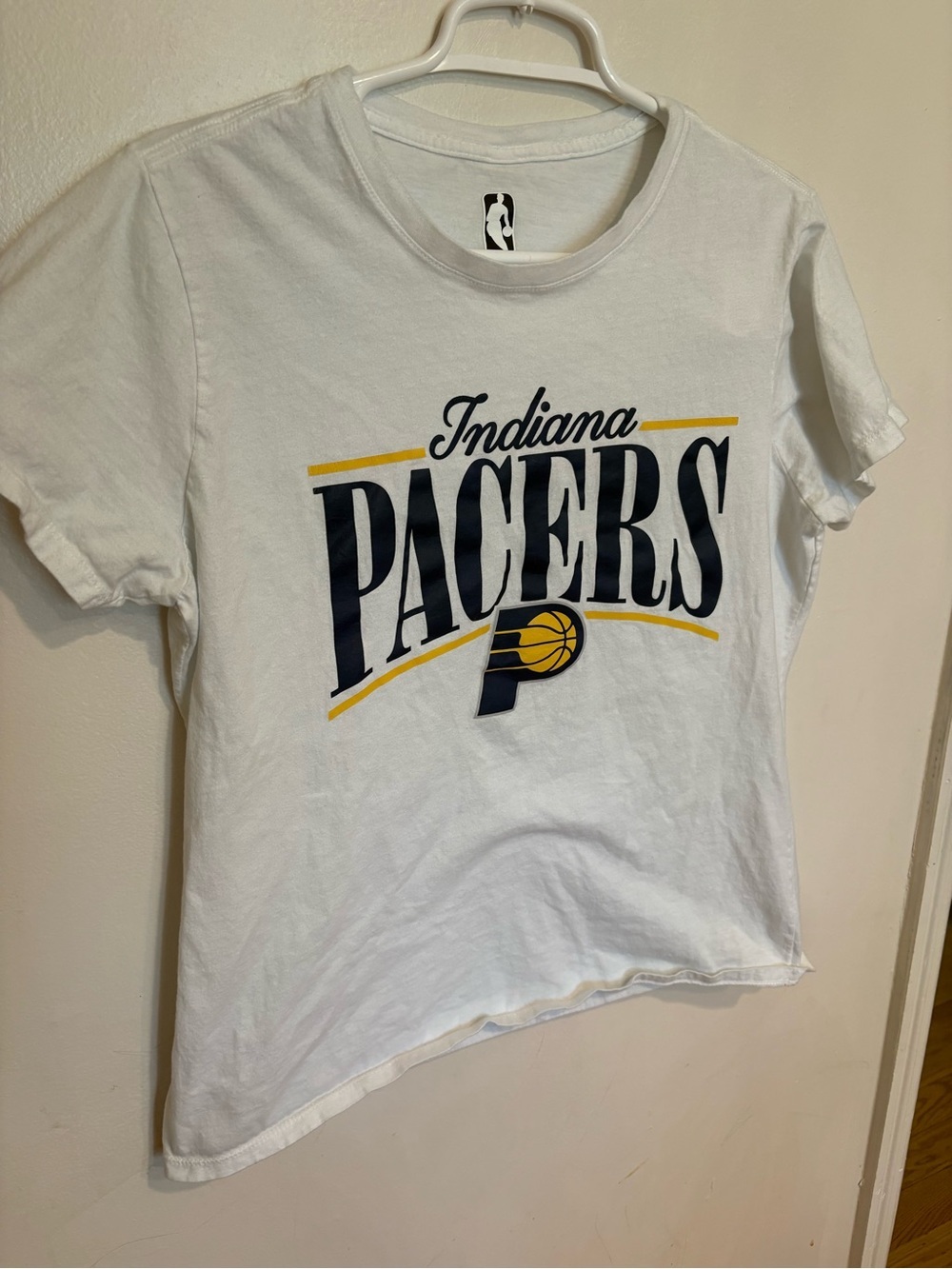 Indiana Pacers Women’s White NBA Graphic Tee size large
